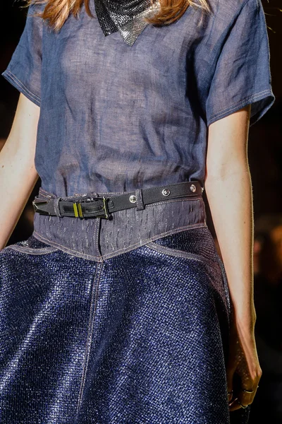 Look 2